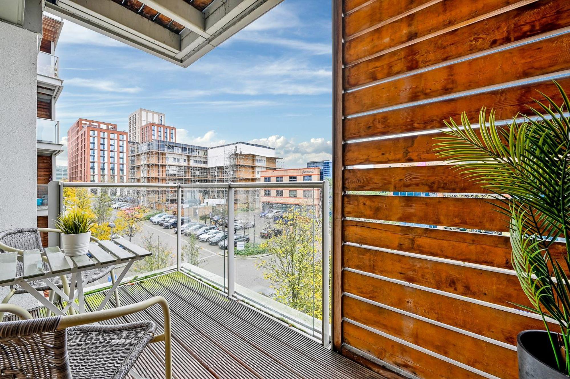 The Vizion Serviced Apartments From Pincott Properties - Free Parking, Private Balcony, And Wifi Milton Keynes Exterior foto